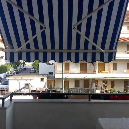 Appartamento Trilocale a 800 metri dal mare Scalea Esterno foto