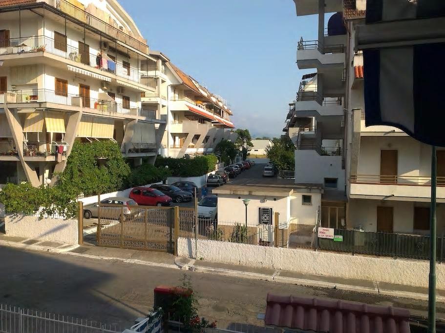 Appartamento Trilocale a 800 metri dal mare Scalea Esterno foto